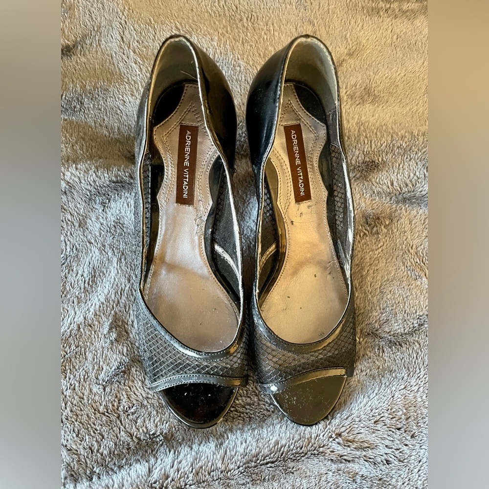 Beautiful black lace heels open toed size 8.5M *has a tiny defect on the lace